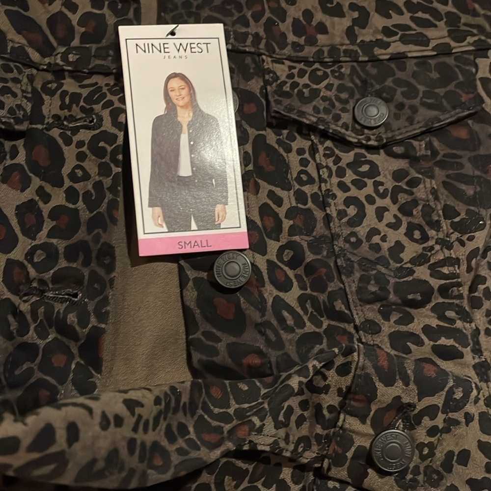Nine West Jeans Cheetah Print Denim Jacket NWT Size Small - Picture 6 of 6